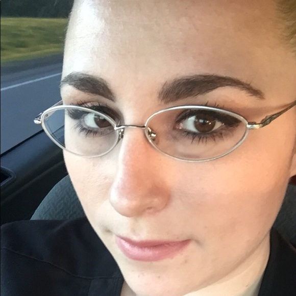 Meet your Posher, Jessica - Picture 1 of 1